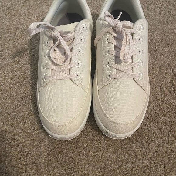 Allbirds - Picture 4 of 4